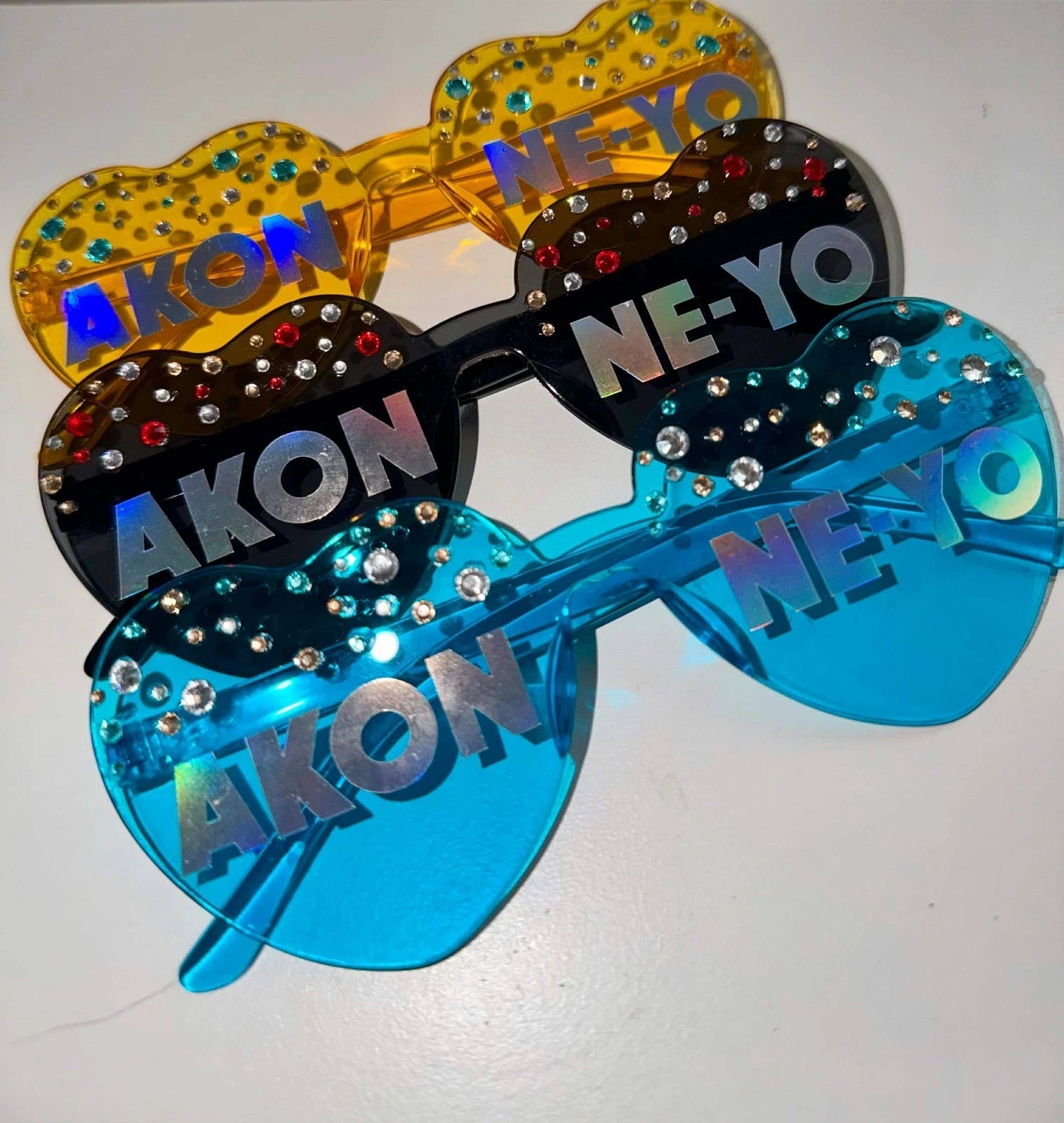 Akon & Ne-Yo CONCERT GLASSES FREE POUCH EVENT FESTIVAL CUSTOM - Secret scentzations & T Belle