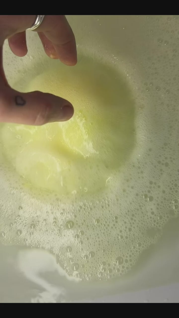 1000 Wishes Jewellery Bath Bomb